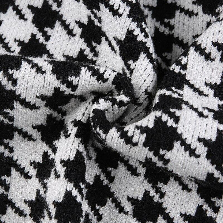 Y2K AESTHETIC KNITTED CROP BLACK SWEATER Y2K AESTHETIC KNITTED CROP BLACK SWEATER