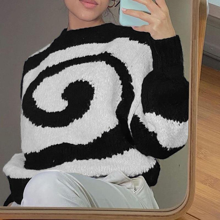 GRUNGE AESTHETIC CIRCULAR DESIGN KNITTED SWEATER GRUNGE AESTHETIC CIRCULAR DESIGN KNITTED SWEATER