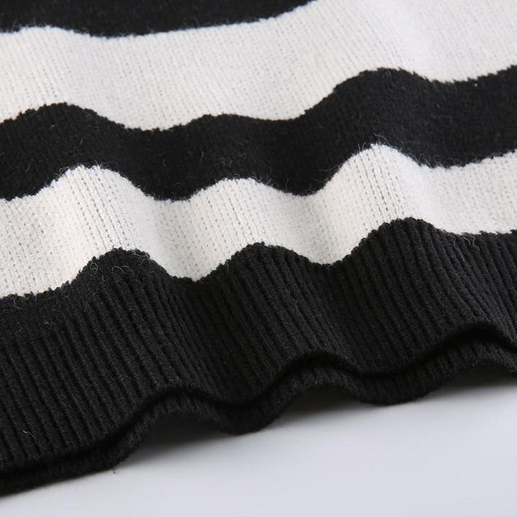 GRUNGE AESTHETIC CIRCULAR DESIGN KNITTED SWEATER GRUNGE AESTHETIC CIRCULAR DESIGN KNITTED SWEATER