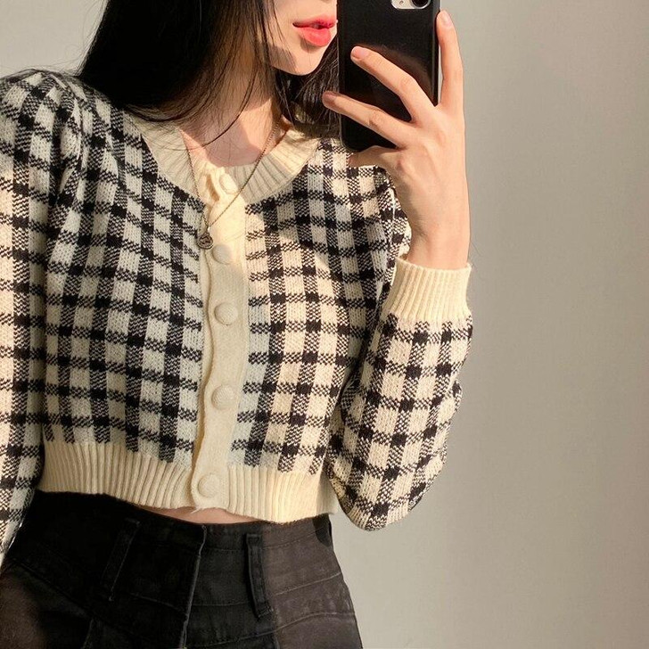 10 Stunning Cardigan Outfits Every Woman Must Try