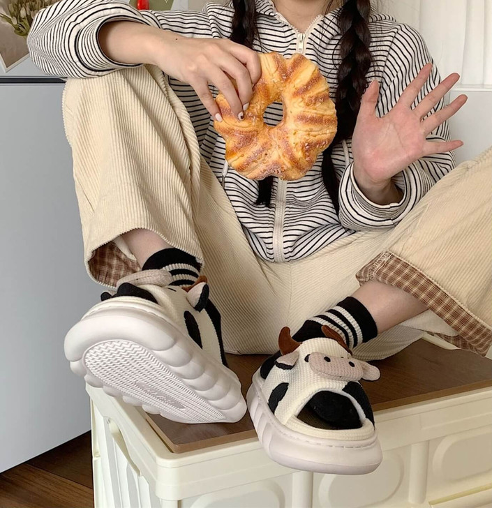 Linen Cow Print Slippers Linen Cow Print Slippers