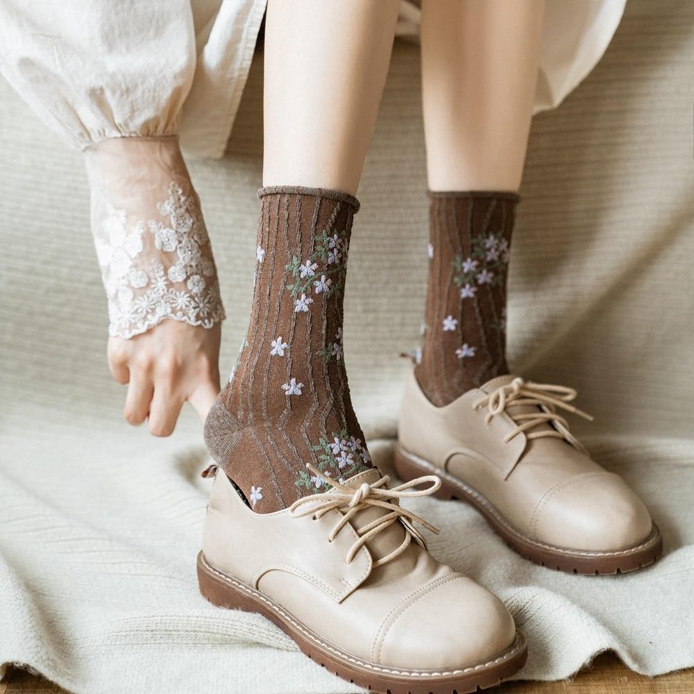 CUTE FLORAL PRINT SOCKS - Cosmique Studio