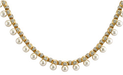 Elizabethan faux pearl necklace