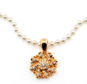 Rosette Pendant Gold Plated