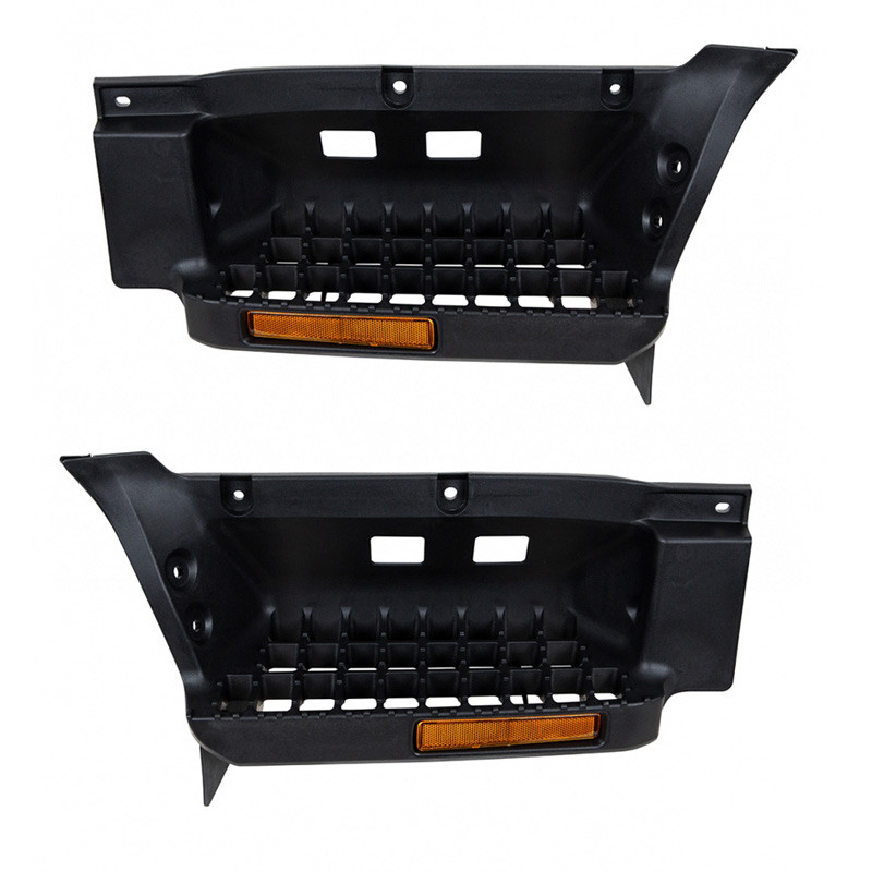 Isuzu NPR Step Panel With Reflector & Mud Flap 8-98022-775-3 8