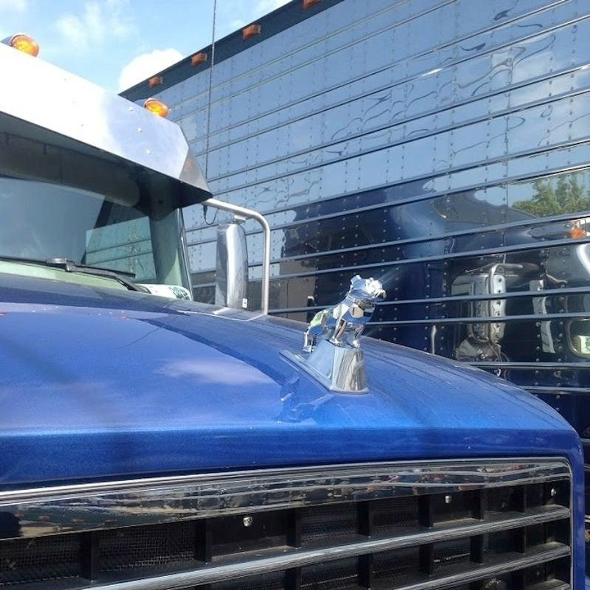 Mack Truck Bulldog Hood Ornament 27RU217B Raney