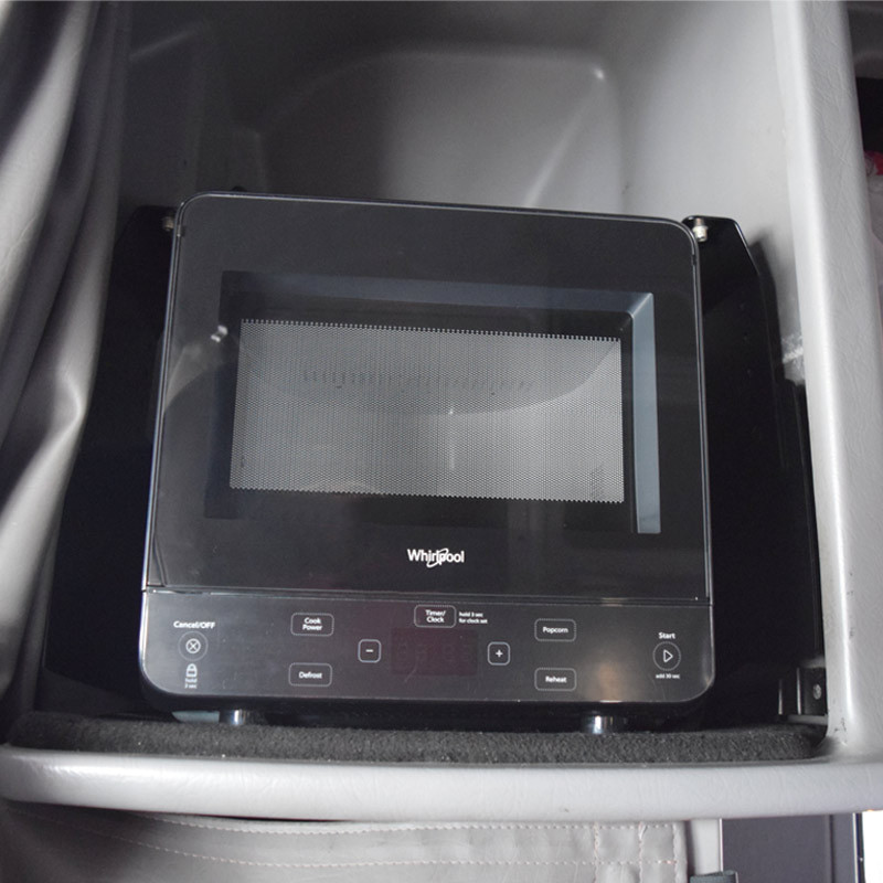 Whirlpool Countertop SemiTruck Microwave Oven