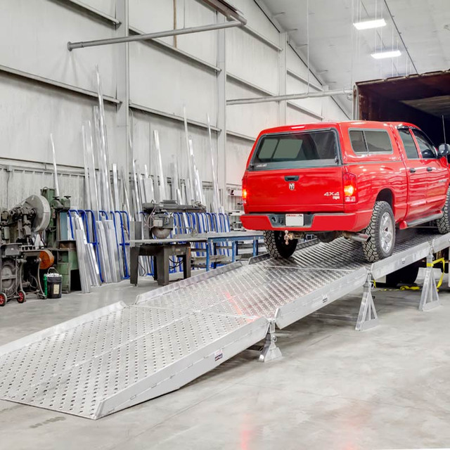 SemiTruck Fifth Wheel Frame Ramps