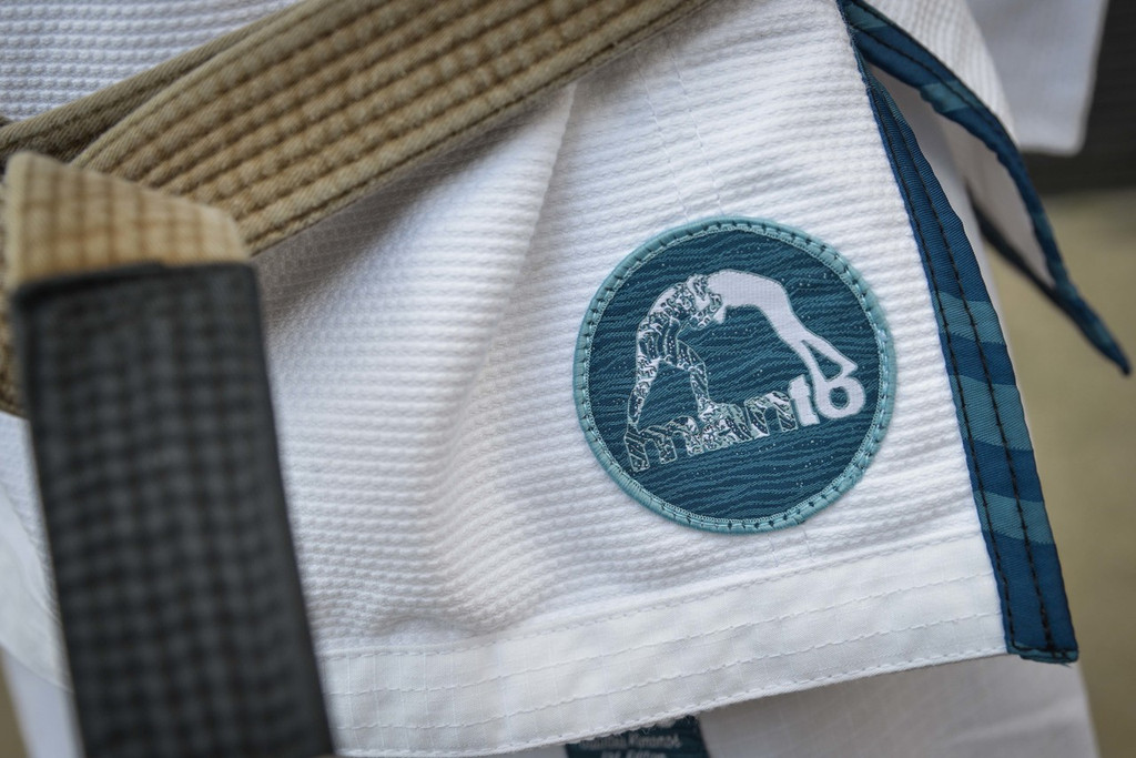 MANTO "STRONG WAVES" BJJ GI White