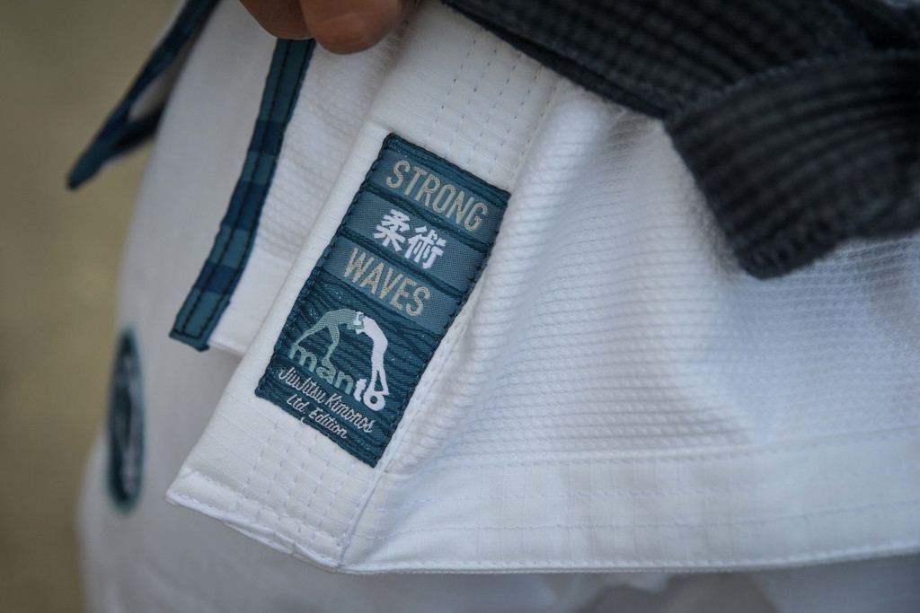 MANTO "STRONG WAVES" BJJ GI White