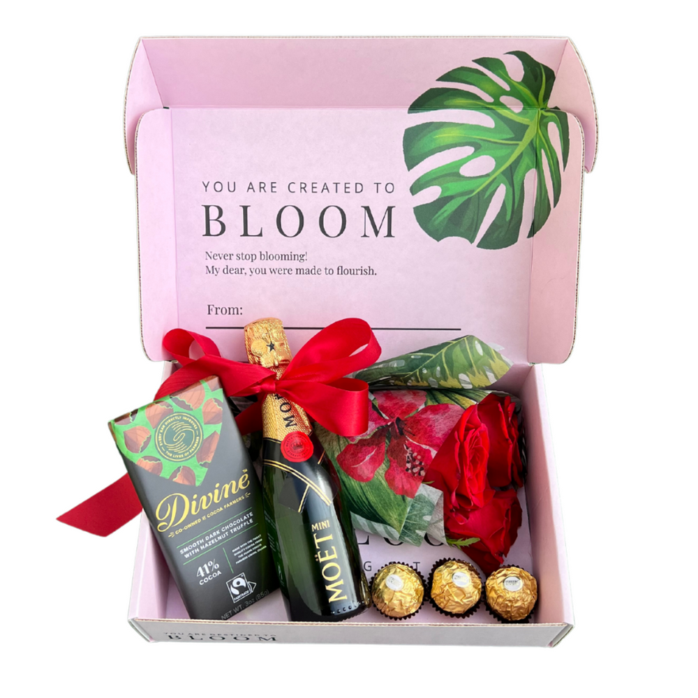 Romantic Bloom Box — El Paso florist arrangement