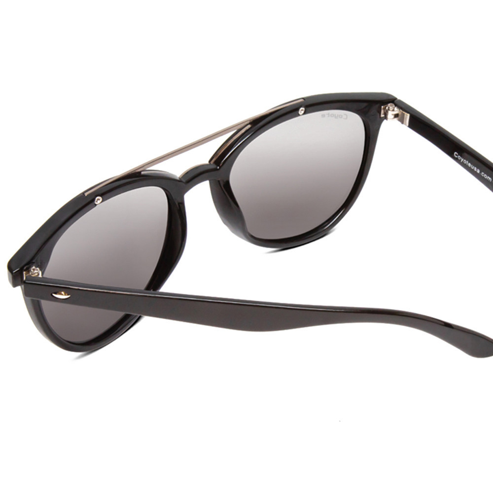 Coyote DOWNTOWN Black Gunmetal / Gray Silver Mirror, frame and temple detail.
