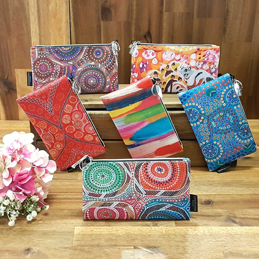 Medium Size Purse that Features Indigenous Artworks Medium Size Purse that Features Indigenous Artworks