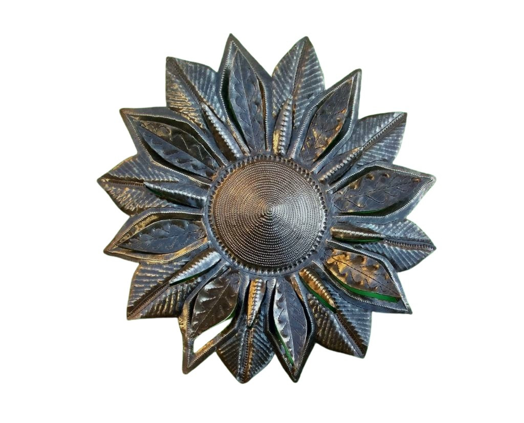 Metal Daisy with 3-D Petals, Garden Flower Decor 12.75 Inches, Floral Home Decor, Handmade in Haiti