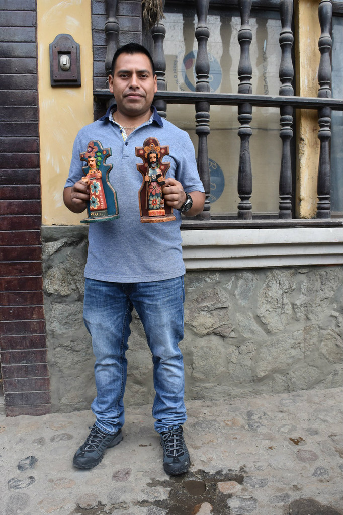 Wood carving Artist from Nahuala Guatemala