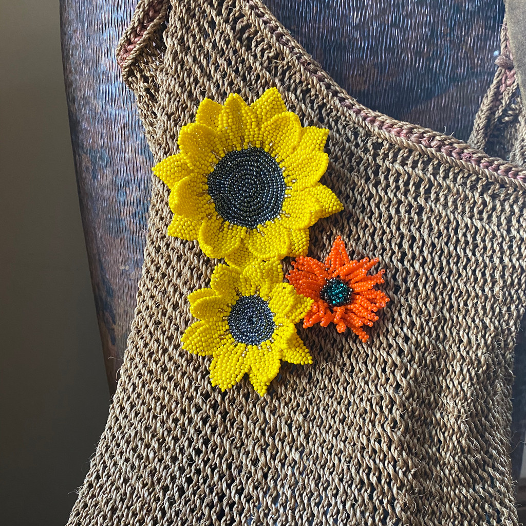 Elegant Sunflower Pin, Gift for Her, Collectible Charms, Backpacks