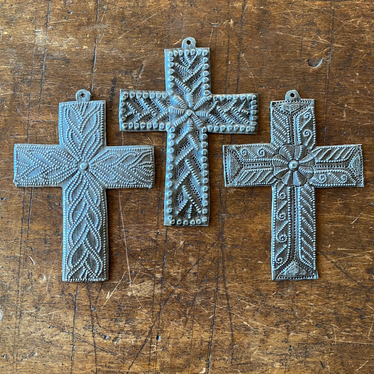 Metal Milagro Cross, Metal Crosses, Religious Cross, Set of 3 Crosses, Handcut Metal Cross, Religious Home Decor, Religious Ornaments, Christmas Ornaments Metal Milagro Cross, Metal Crosses, Religious Cross, Set of 3 Crosses, Handcut Metal Cross, Religious Home Decor, Religious Ornaments, Christmas Ornaments
