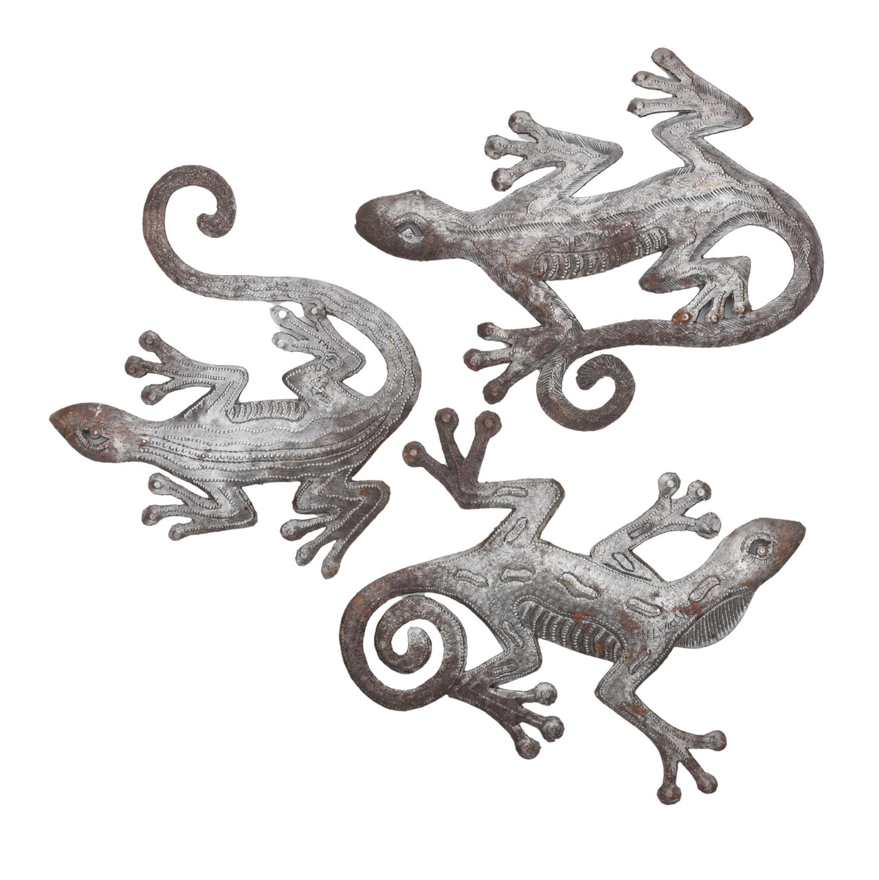 ecycled metal, these geckos are designed to withstand the elements