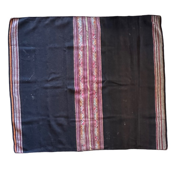 This Vintage Manta is from Kaka Chaca a village in Oruro, Altiplano