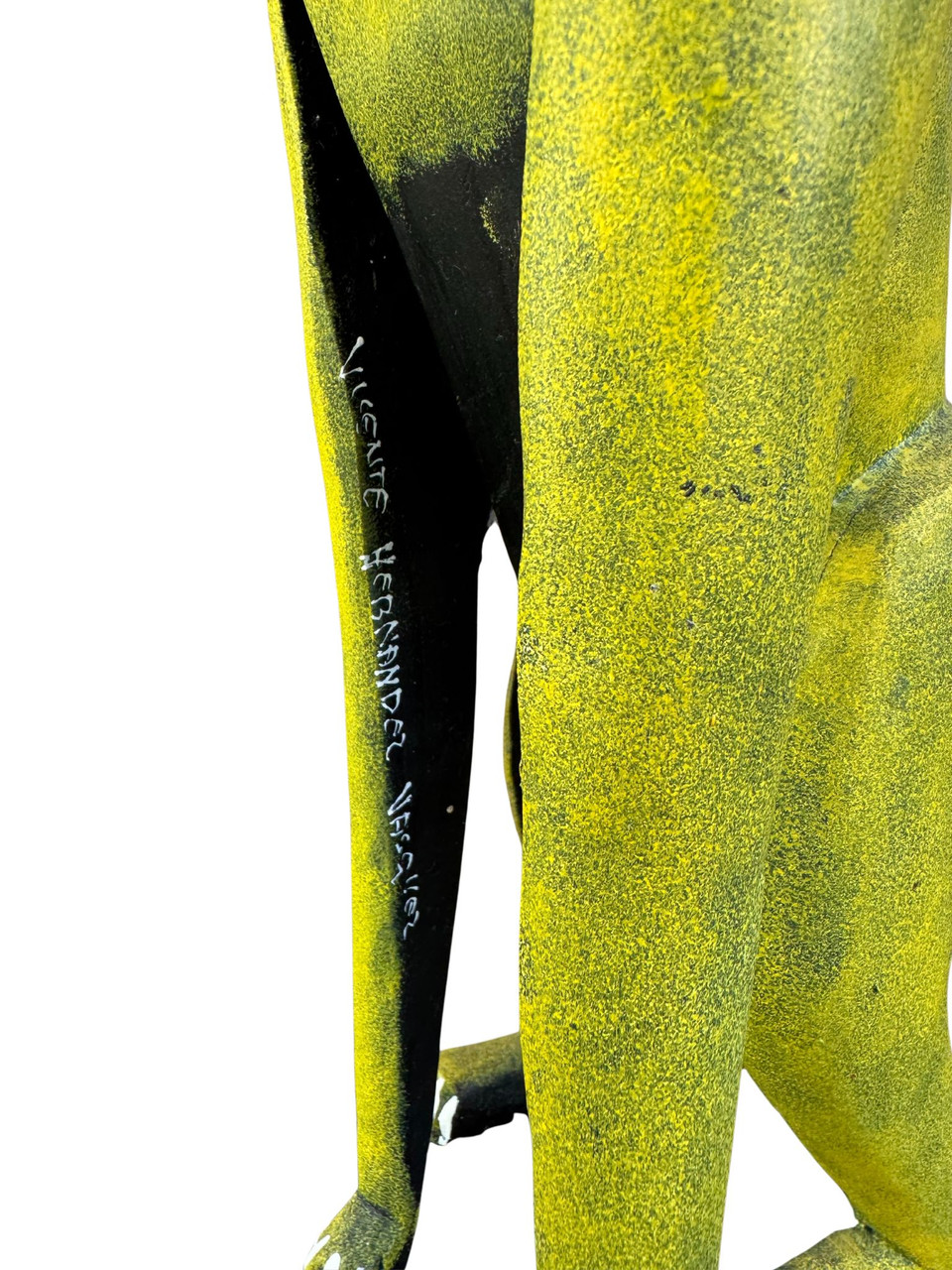 Oaxacan rabbit figurine
Vincente Hernandez alebrije
Handmade Mexican art
Traditional Oaxaca carving