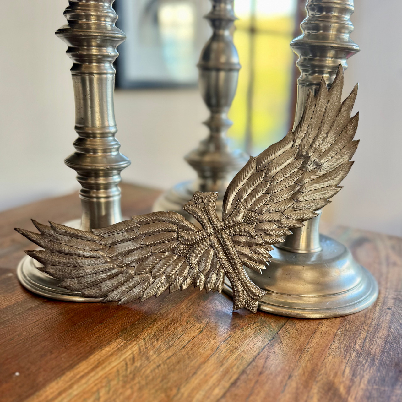 cross with wings wall art
angel wings cross decor