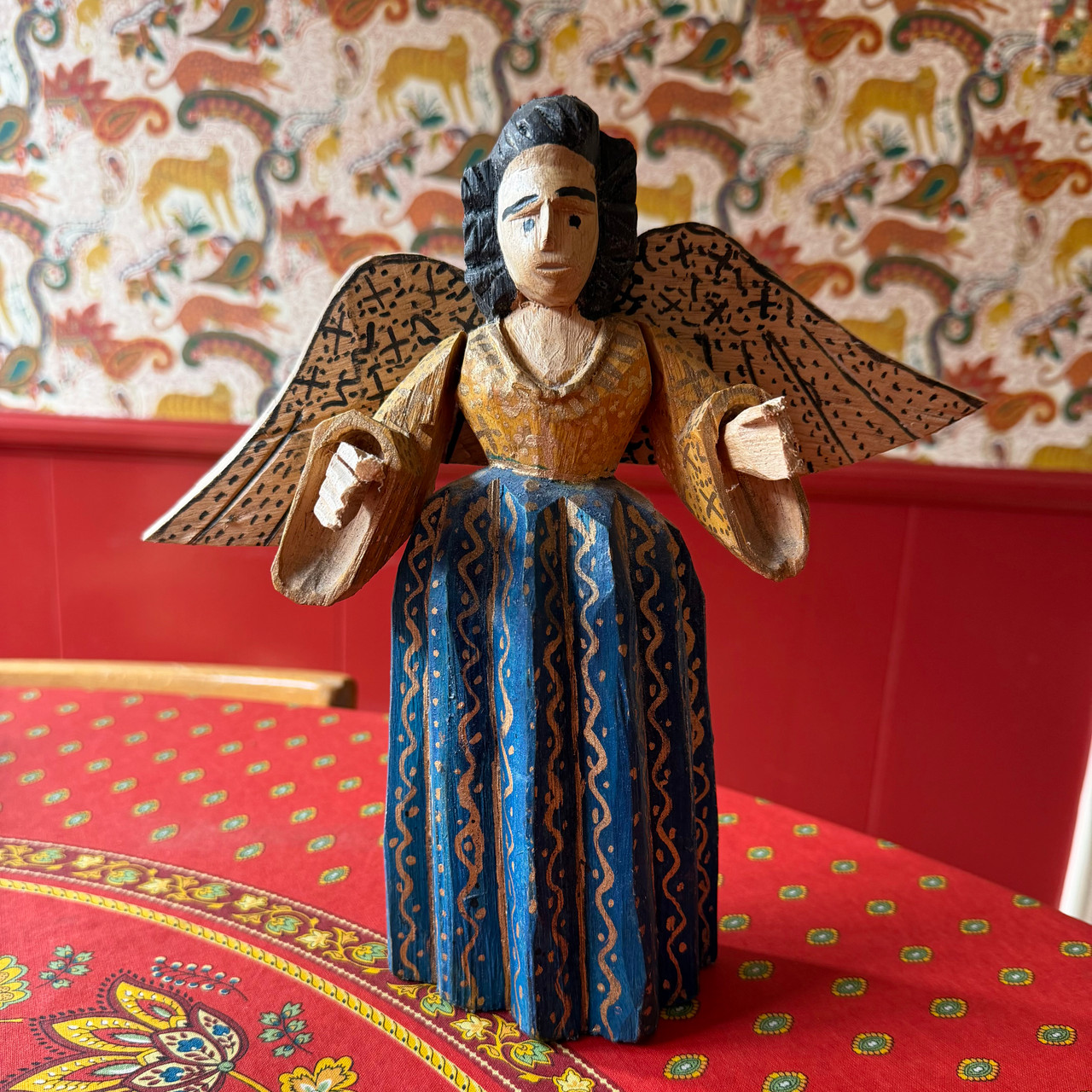 hand carved wooden angel
Guatemalan folk art angel
fair trade angel figurine
handmade wood angel sculpture
one of a kind angel decor
OOAK angel figurine