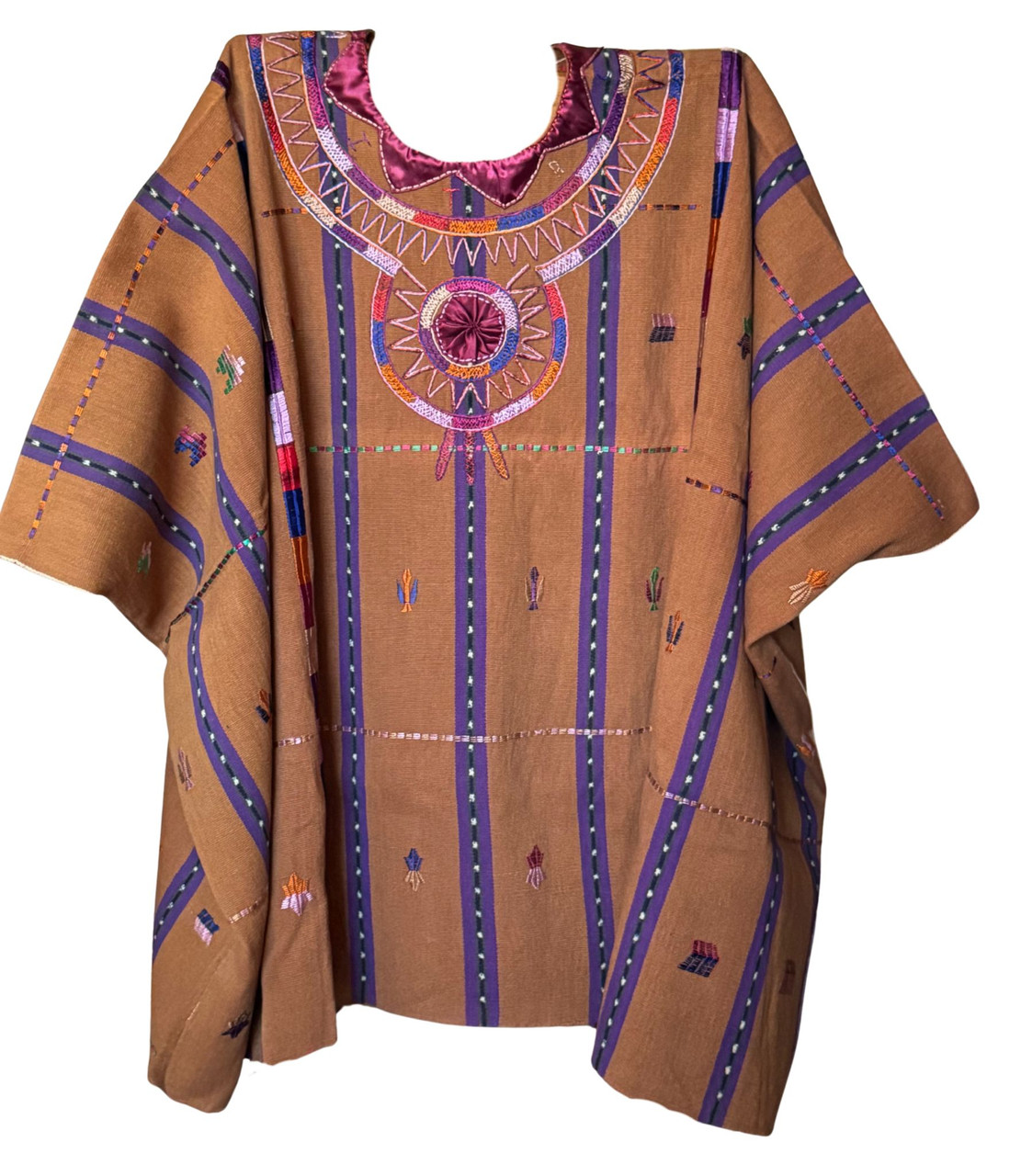 backstrap loom, embroidered randa, ethnographic textile, collector textile, Central American art