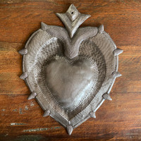 Sacred Milagro Heart, Charming Inspirational Wall Decor, Handmade in Haiti from Recycled Oil Drums 7 In. x 9 In.