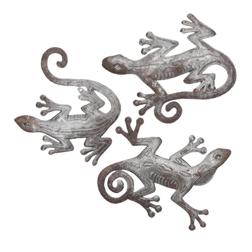 ecycled metal, these geckos are designed to withstand the elements ecycled metal, these geckos are designed to withstand the elements