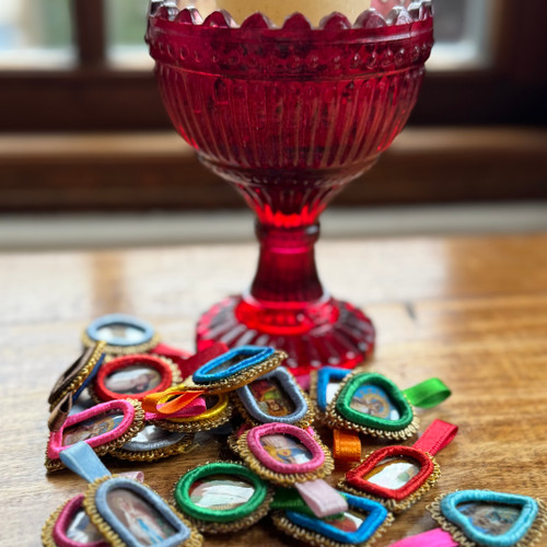 detente con santo, embroidered saint devotional, folk art devotional, mini saint medal, shrine supplies, altar decor, religious folk art, sacred heart folk art