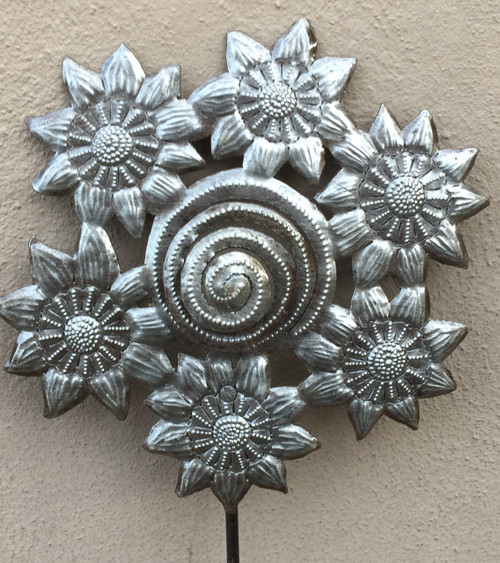 Flower Garden Stakes, Metal Flower Garden Stakes, Floral Garden Decor, Floral Garden Art 