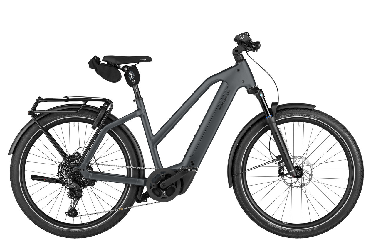 Charger5 Mixte trekking e-bike with step-through frame