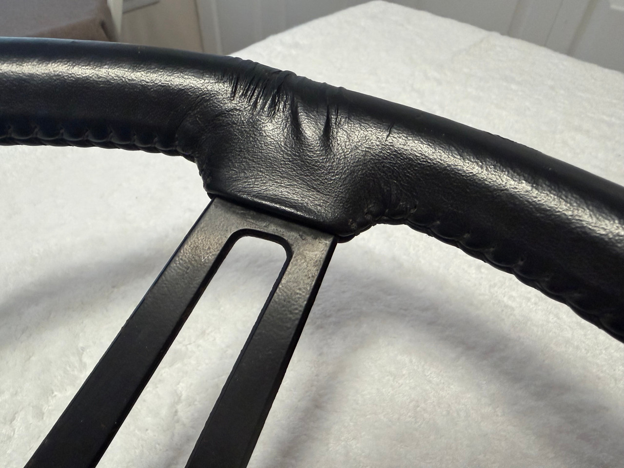 84 Style Daytona Steering Wheel  w/Horn Button (Black)