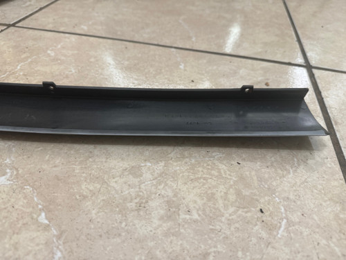 T-TOP WINDSHIELD TRIM 1986-1989