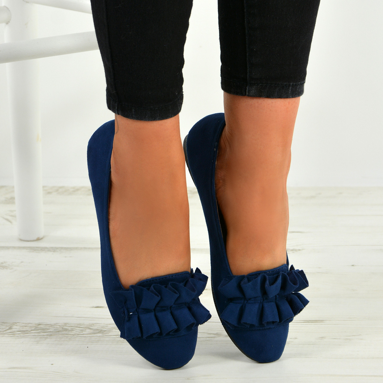 navy blue pumps shoes