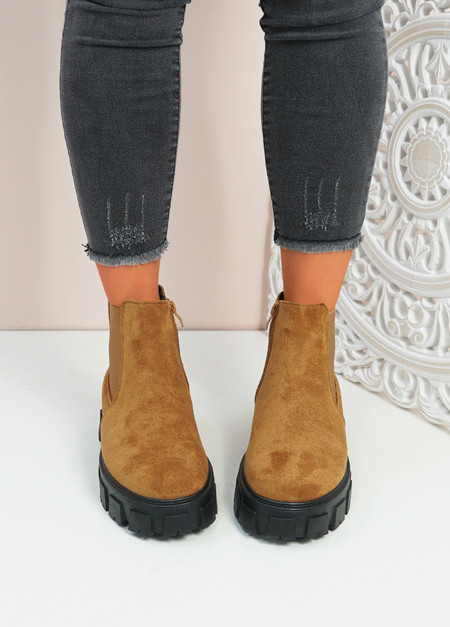 Ewy Camel Chelsea Zip Ankle Boots