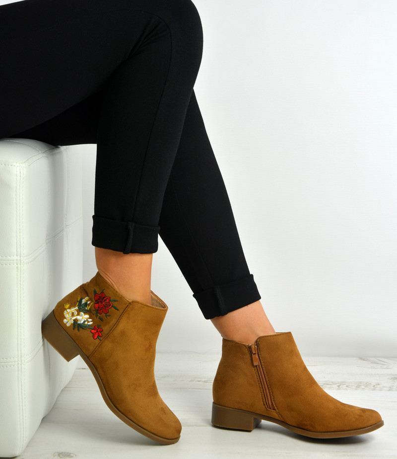 Lesly Camel Side Flower Ankle Boots