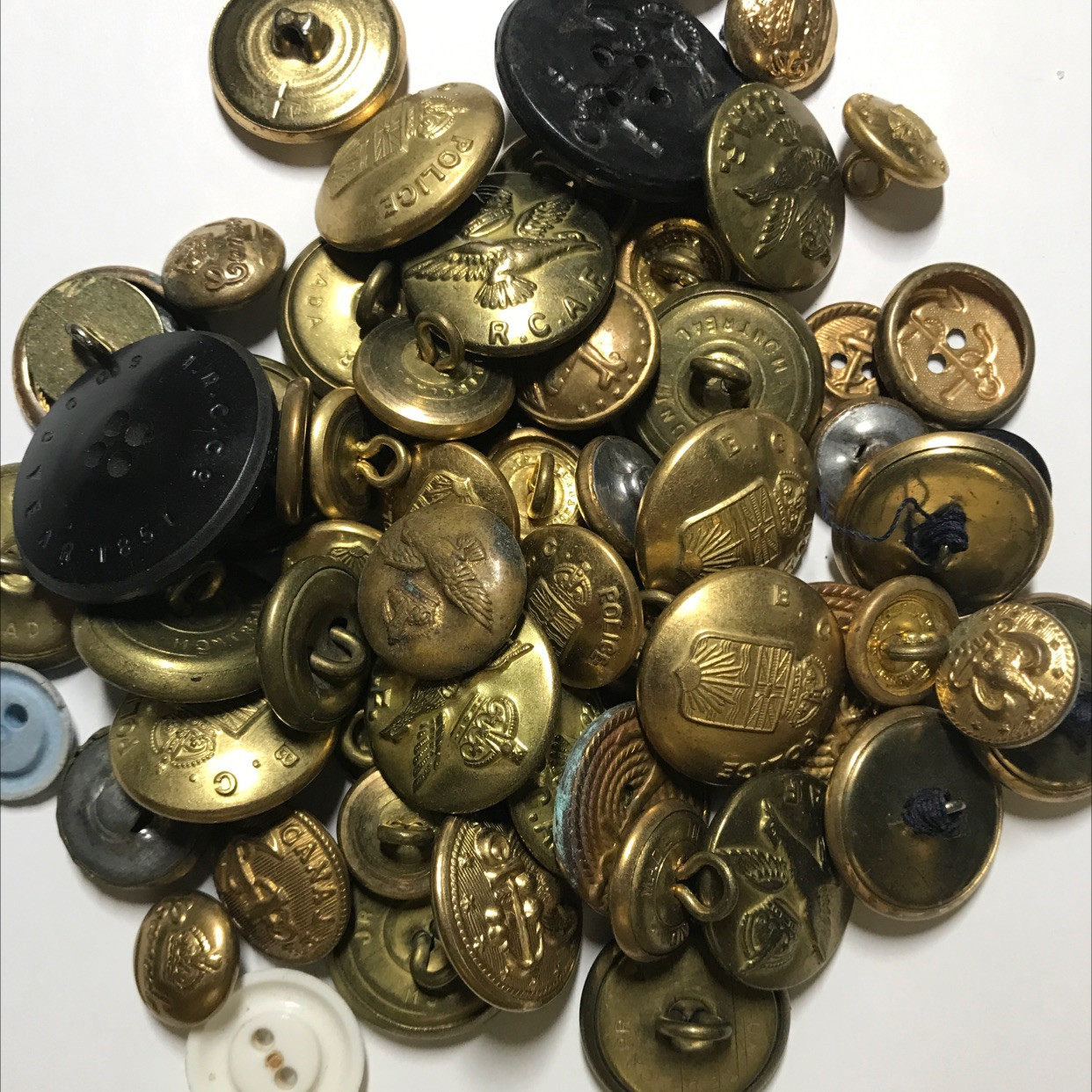 Military Button Types Lot of Various Military Buttons - London Coin Centre Inc.