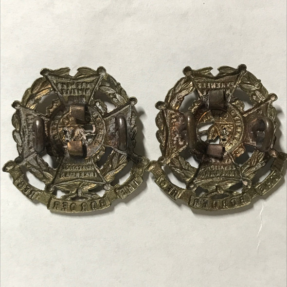 Great Britain: The Border Regiment Pair of Collar Badges