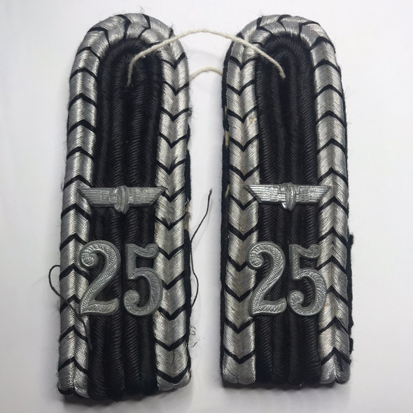 Germany: 3rd Reich Bahnschutz Gruppenfuhrer Shoulder Board Pair Germany: 3rd Reich Bahnschutz Gruppenfuhrer Shoulder Board Pair