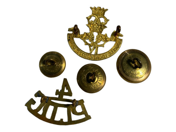 Canada: WWII IV Princess Louise Dragoon Guards Cap Badge & Buttons. 