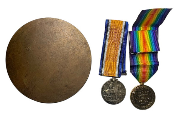 Great Britain: WWI Memorial Plaque Death Penny and Medal Group