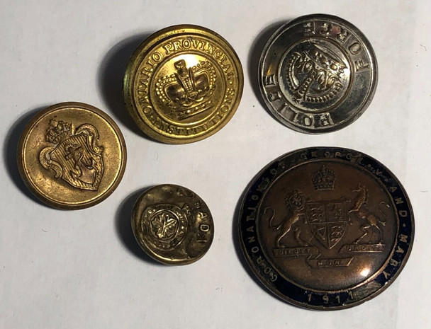 Canada/Great Britain: Lot of 5 Buttons