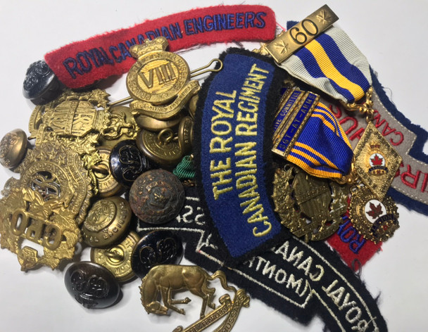 Canada: Mixed Lot of Military Buttons, Cap Badges, Patches Etc.