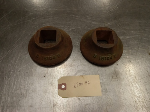 Used Set of 2 John Deere disc harrow spools B15104B