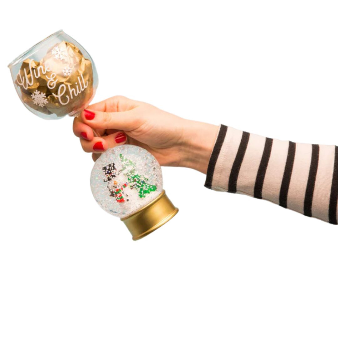 Snow Globe Wine Glass - RetroFestive.ca