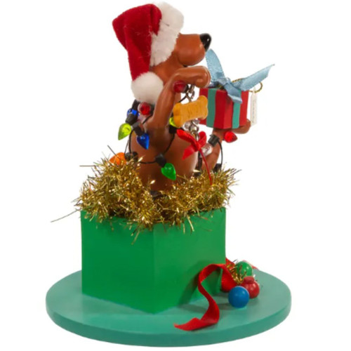 5" Scooby-Doo In Present Fabriché Table Top Figure - Side View 5" Scooby-Doo In Present Fabriché Table Top Figure - Side View
