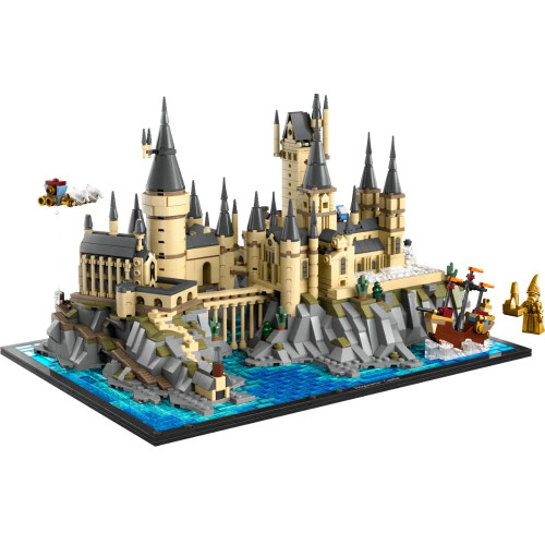 LEGO Harry Potter: Hogwarts Castle and Grounds LEGO Harry Potter: Hogwarts Castle and Grounds