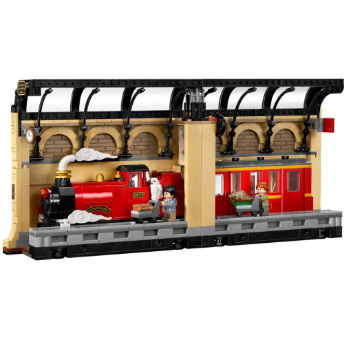 LEGO Harry Potter: Book Nook - Hogwarts Express LEGO Harry Potter: Book Nook - Hogwarts Express