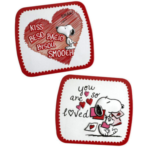 Valentines Peanuts Snoopy Candies in Tin